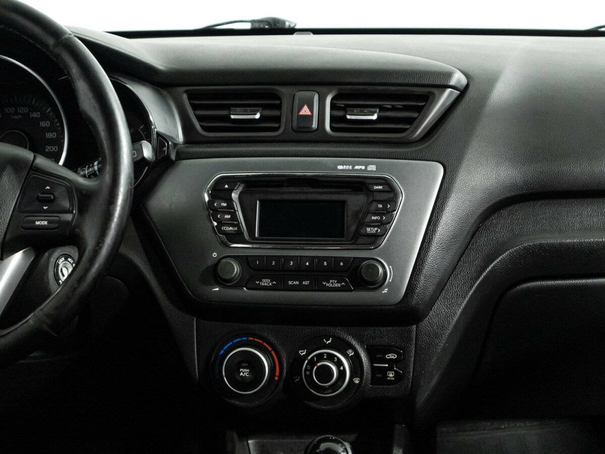 Kia Rio с пробегом — 2014 год. Фото: #13