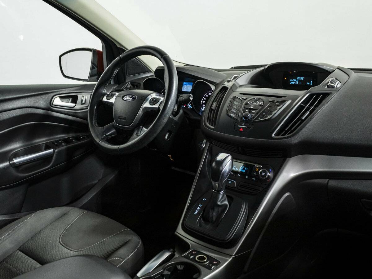 Ford Kuga с пробегом — 2015 год. Фото: #7