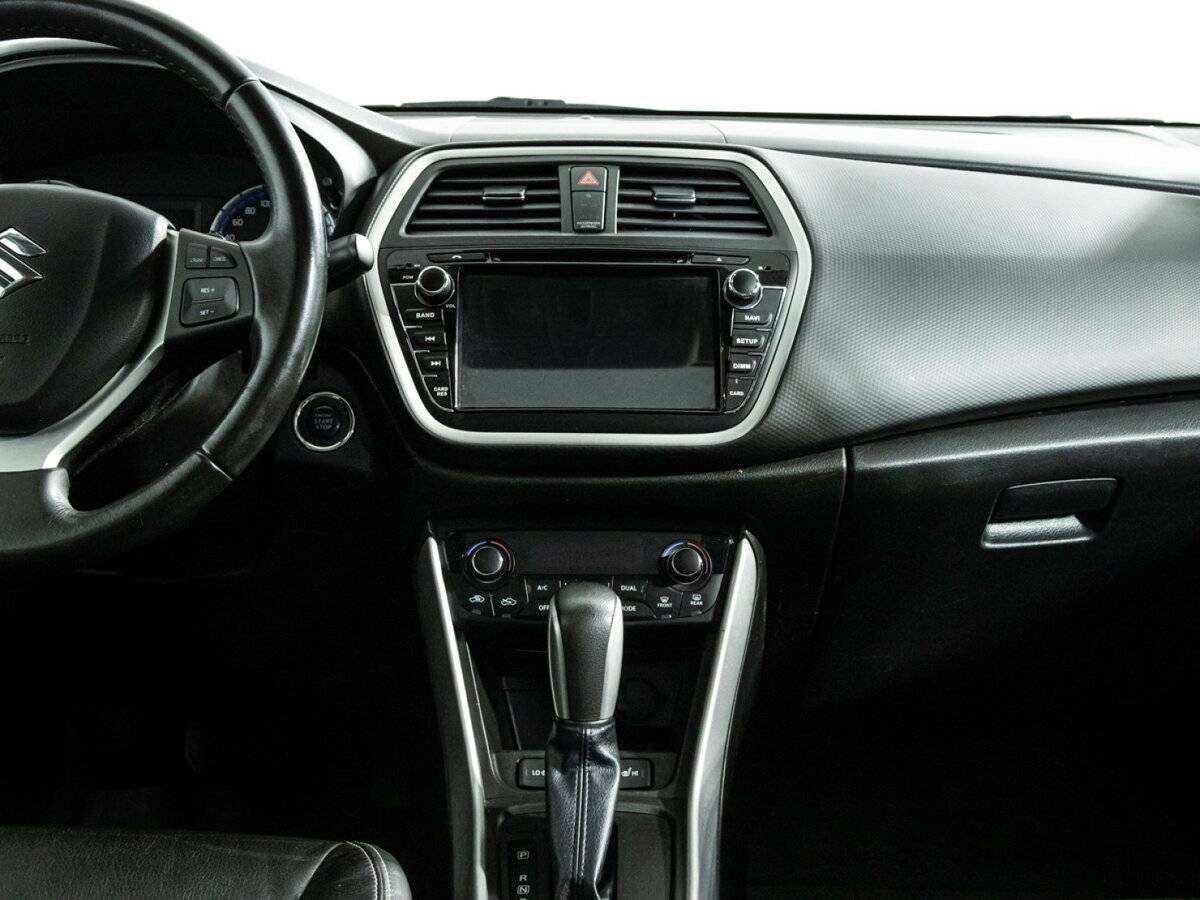 Suzuki SX4 с пробегом — 2014 год. Фото: #13