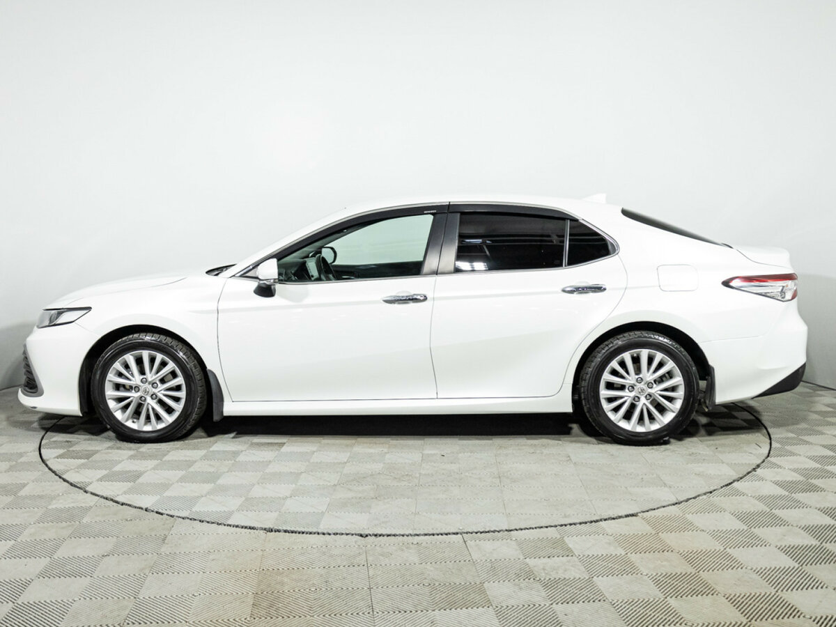 Toyota Camry с пробегом — 2021 год. Фото: #6