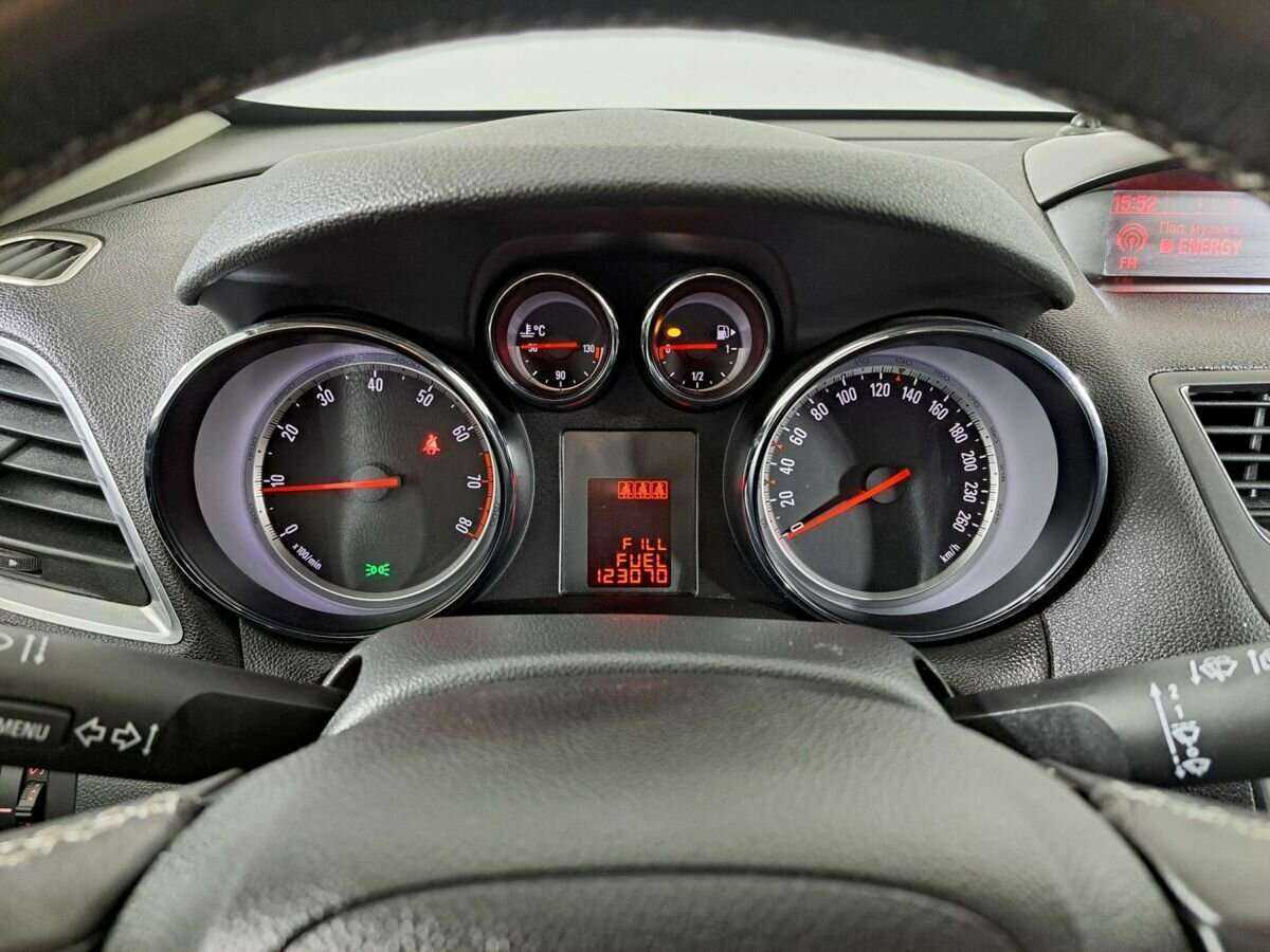 Opel Mokka с пробегом — 2013 год. Фото: #8