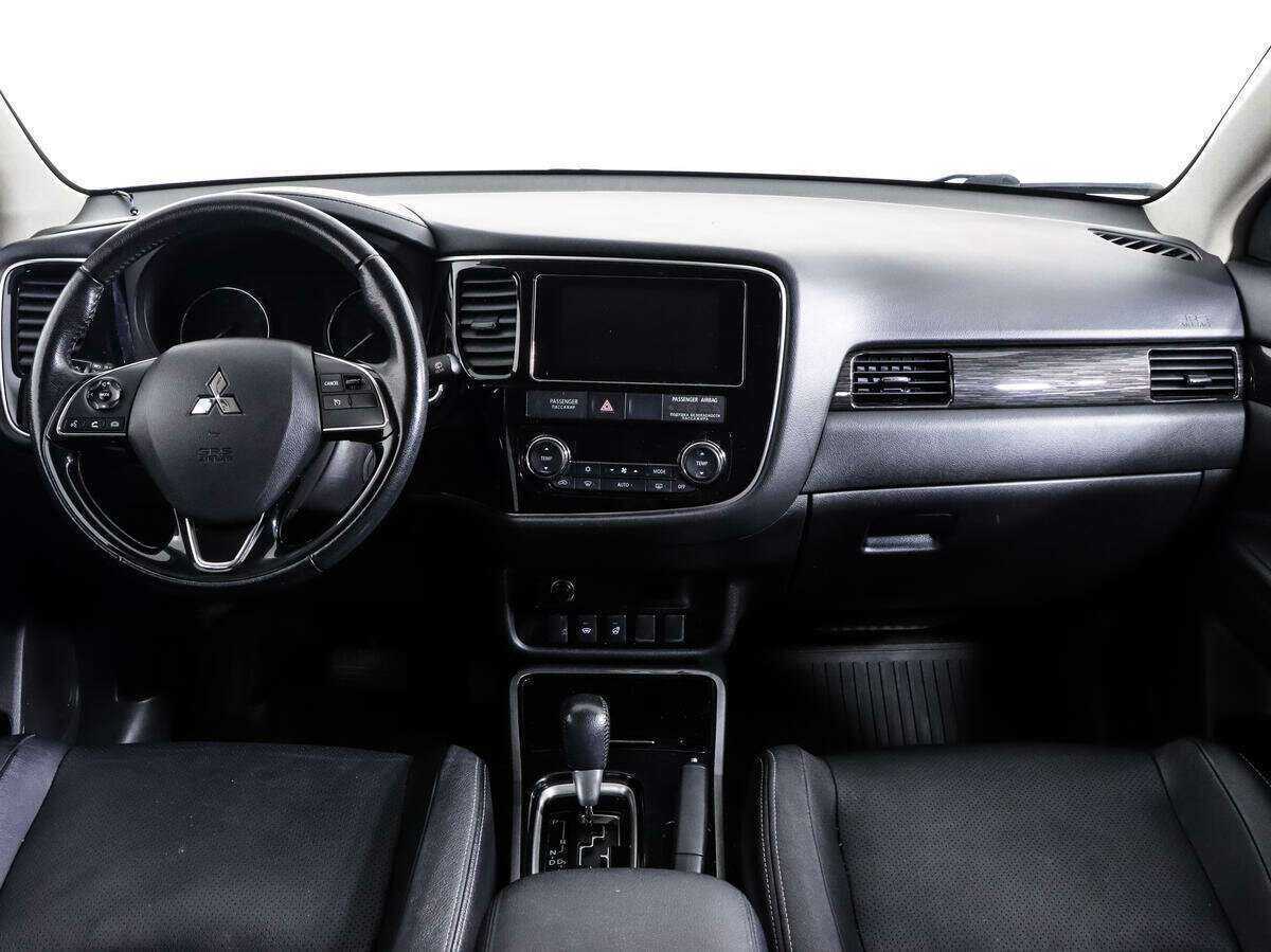 Mitsubishi Outlander с пробегом — 2018 год. Фото: #7