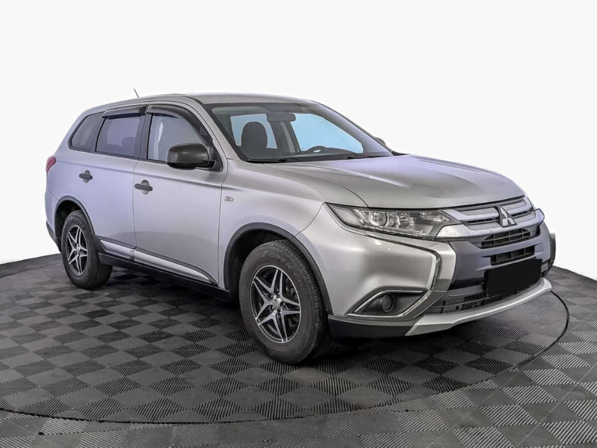 Mitsubishi Outlander с пробегом — 2015 год. Фото: #2