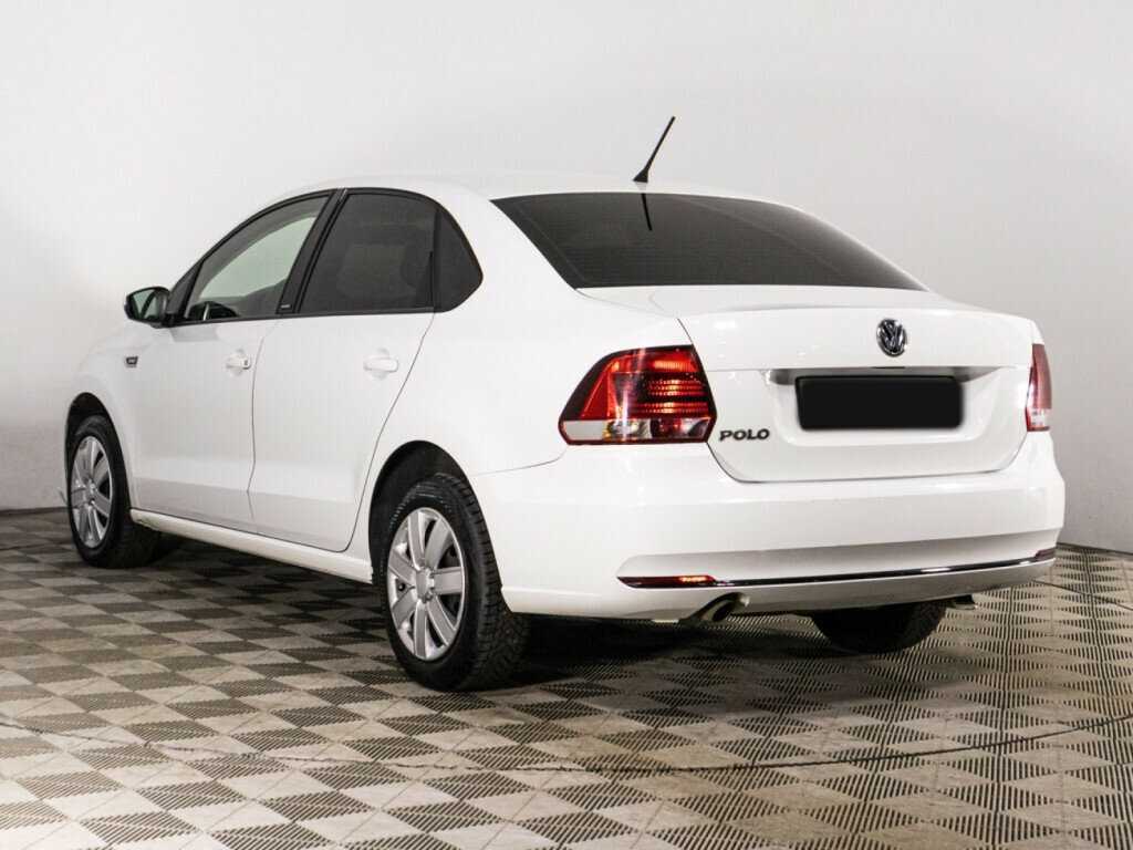 Volkswagen Polo с пробегом — 2016 год. Фото: #6