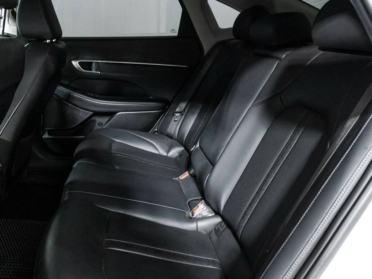 Hyundai Sonata с пробегом — 2020 год. Фото: #9