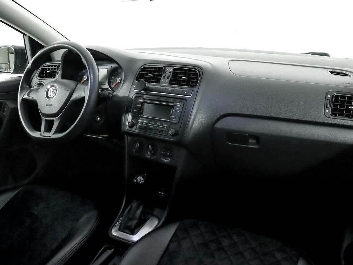 Volkswagen Polo с пробегом — 2016 год. Фото: #8