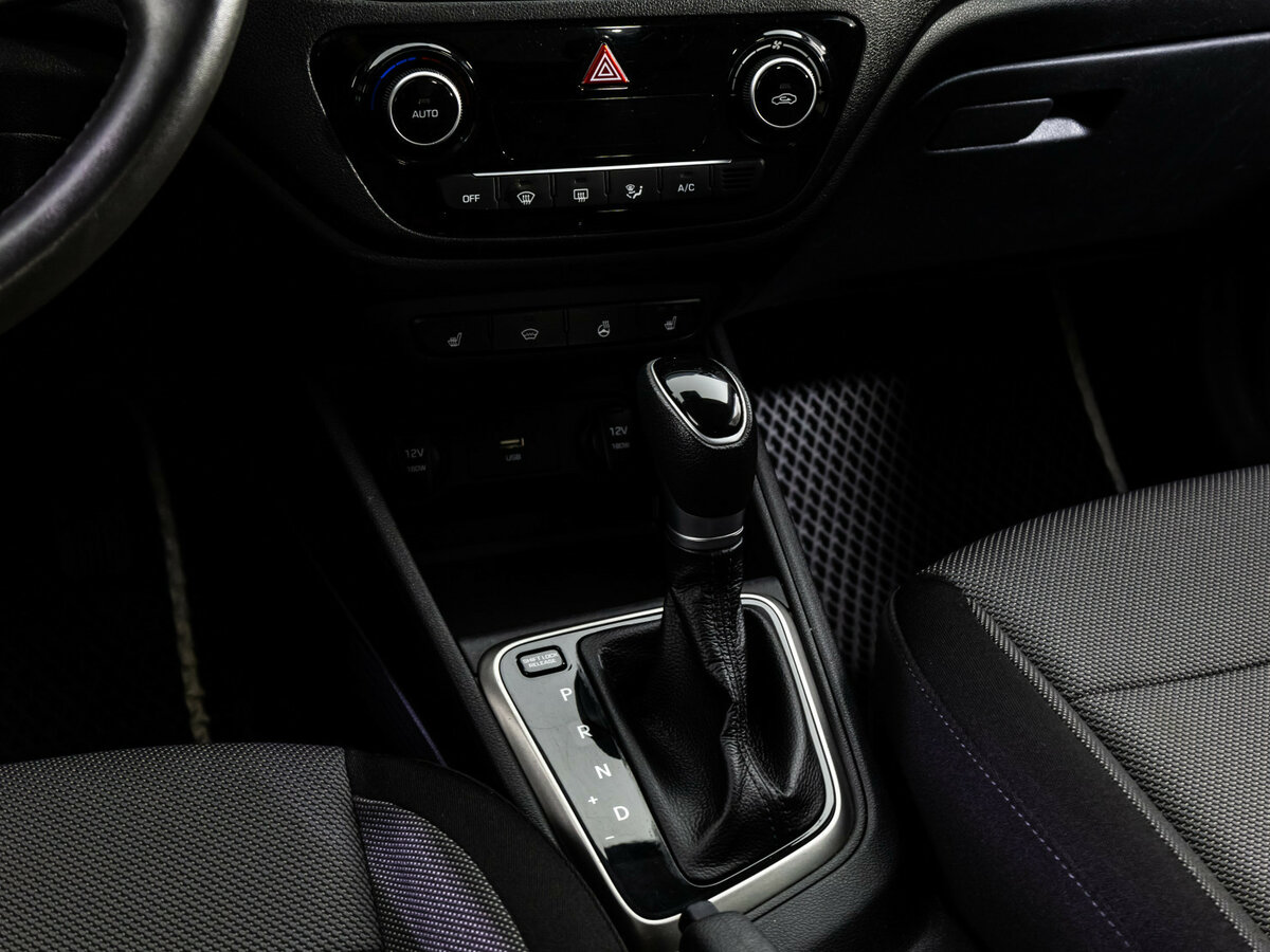 Hyundai Solaris с пробегом — 2021 год. Фото: #9