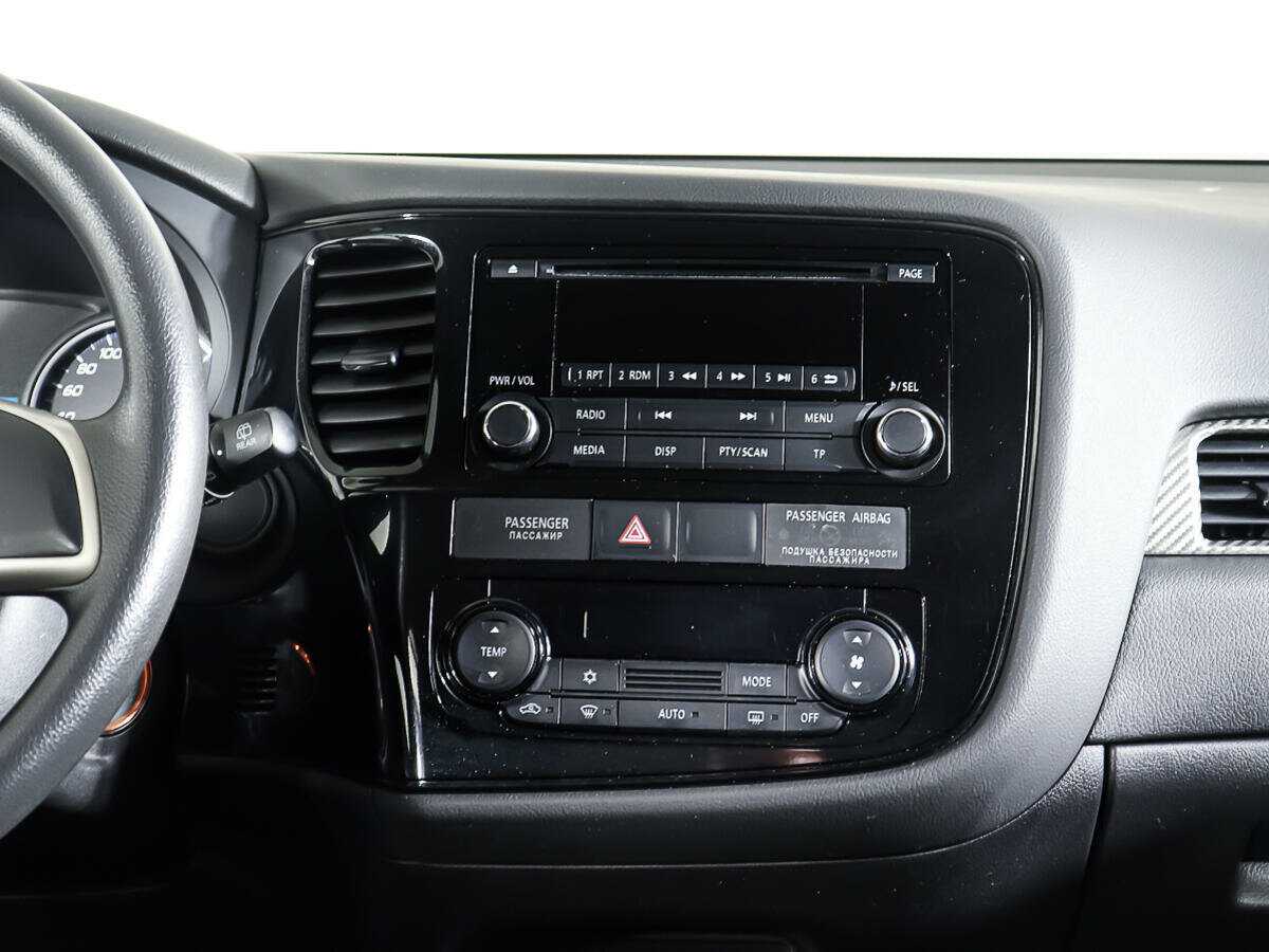 Mitsubishi Outlander с пробегом — 2012 год. Фото: #11