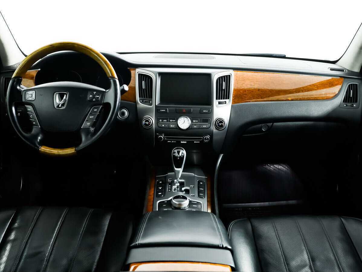 Hyundai Equus с пробегом — 2012 год. Фото: #8