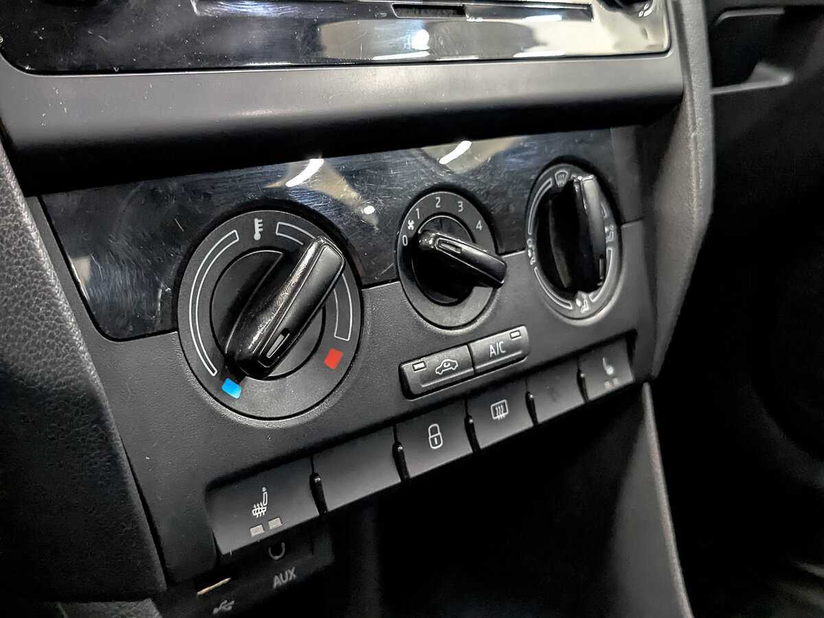 Skoda Rapid с пробегом — 2017 год. Фото: #20