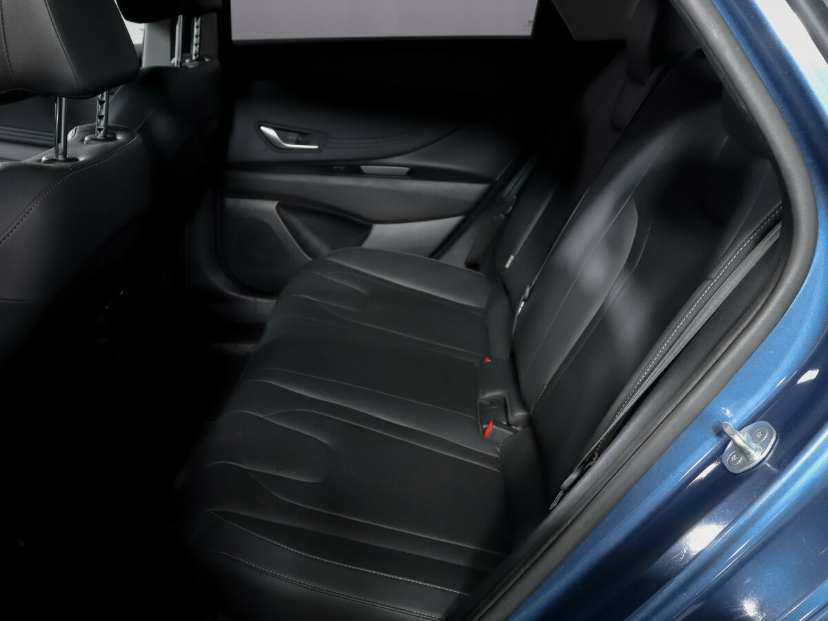 Hyundai Elantra с пробегом — 2023 год. Фото: #7