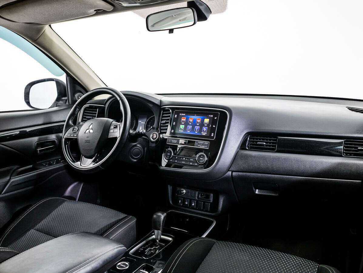 Mitsubishi Outlander с пробегом — 2018 год. Фото: #6