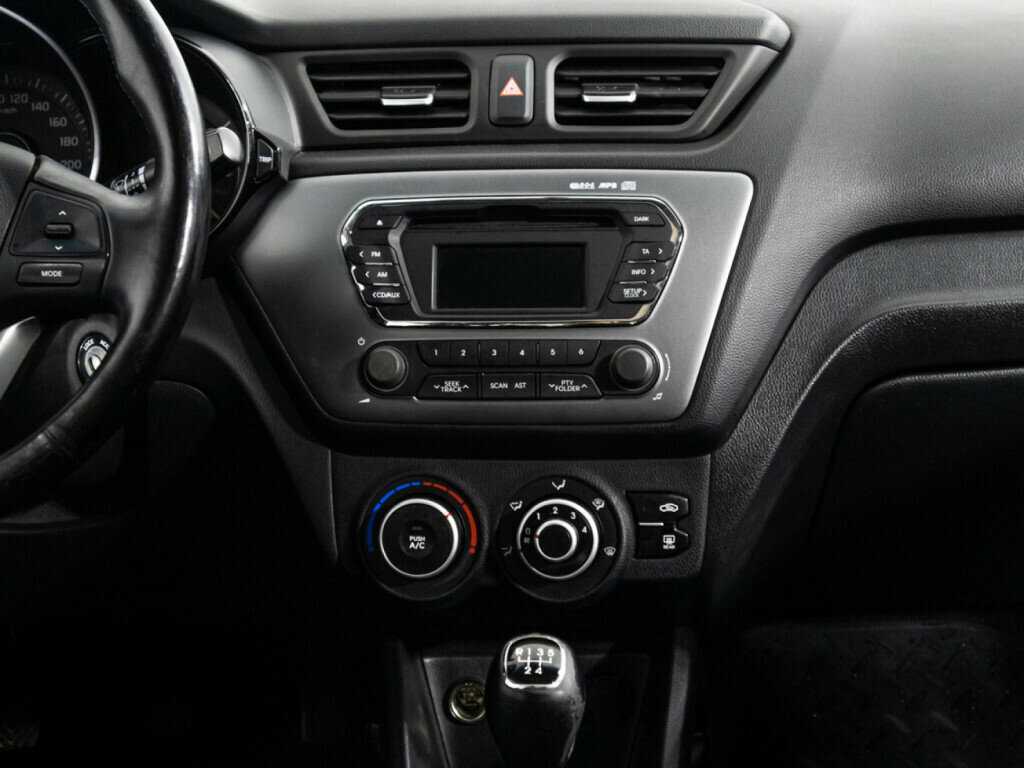 Kia Rio с пробегом — 2014 год. Фото: #13
