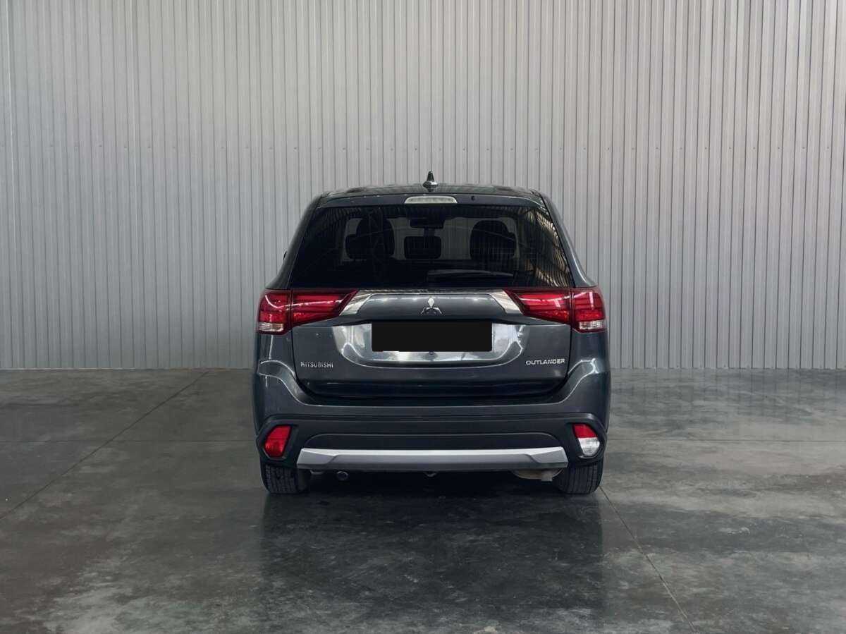 Mitsubishi Outlander с пробегом — 2018 год. Фото: #5