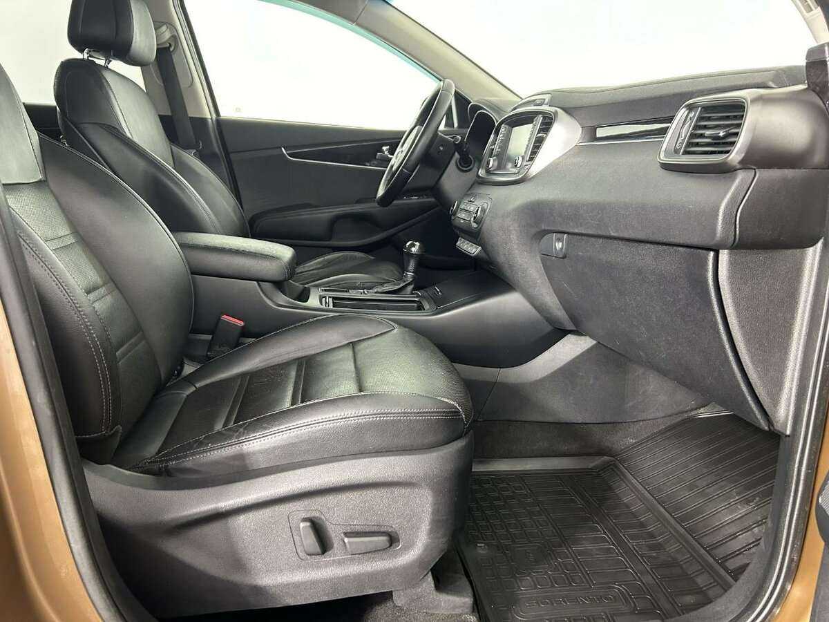 Kia Sorento с пробегом — 2017 год. Фото: #11