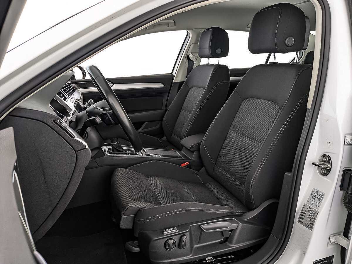 Volkswagen Passat с пробегом — 2019 год. Фото: #19
