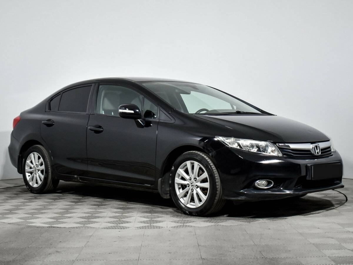 Honda Civic с пробегом — 2012 год. Фото: #2