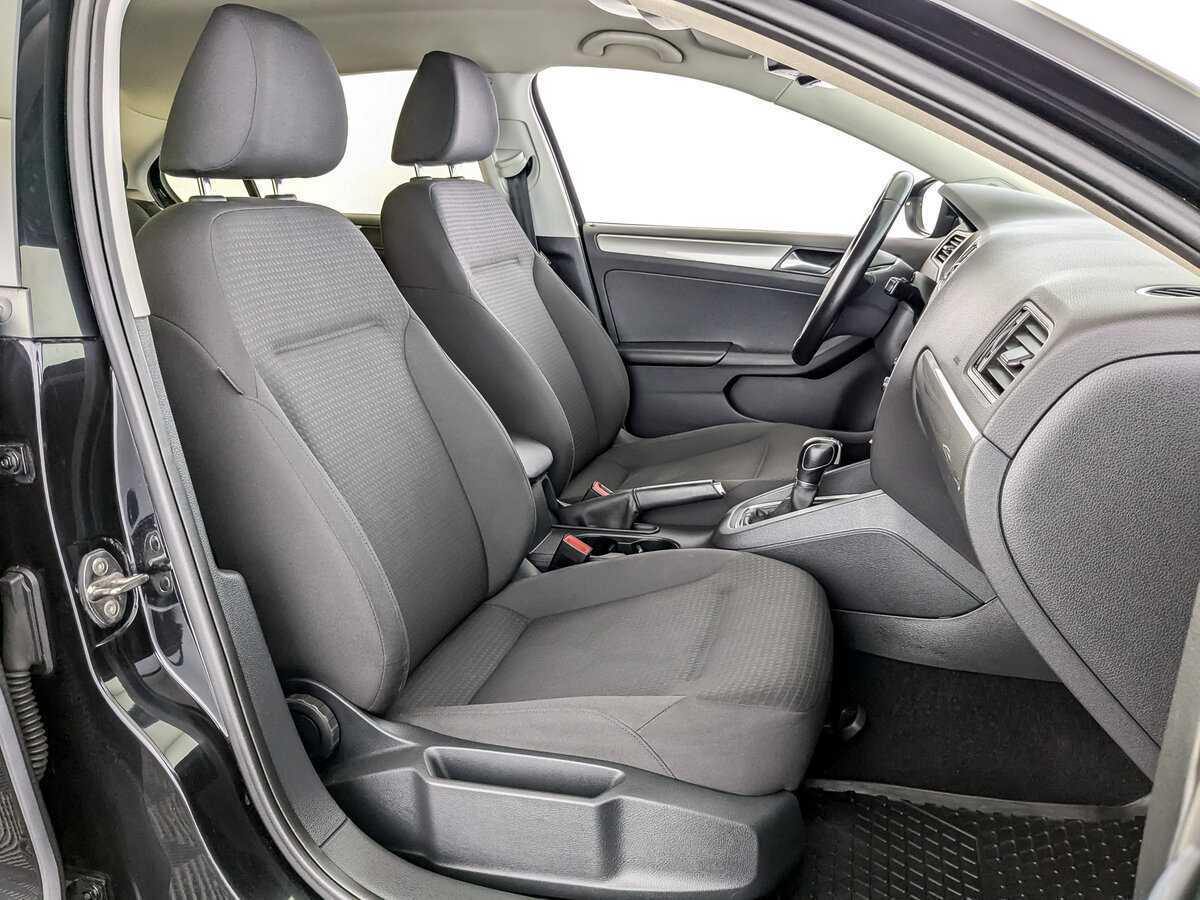 Volkswagen Jetta с пробегом — 2015 год. Фото: #17