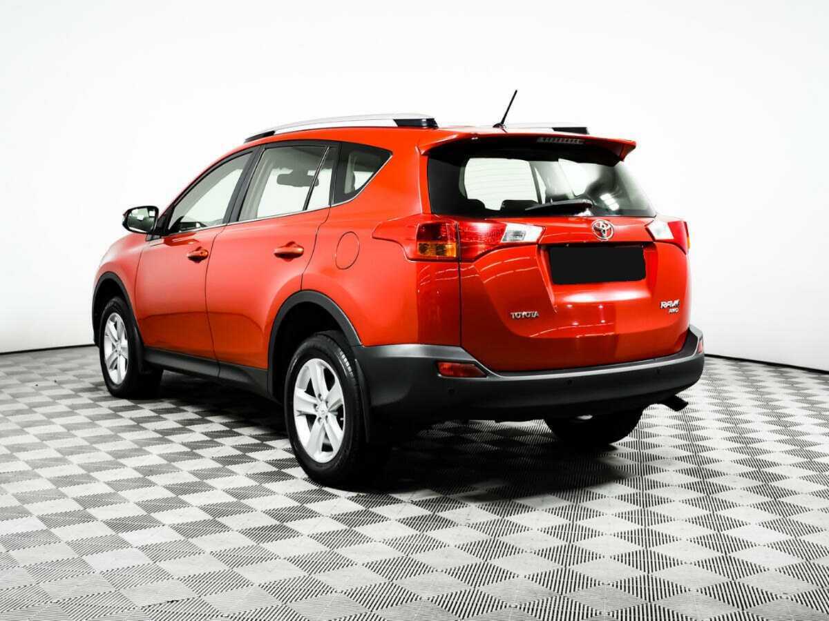 Toyota RAV4 с пробегом — 2014 год. Фото: #6