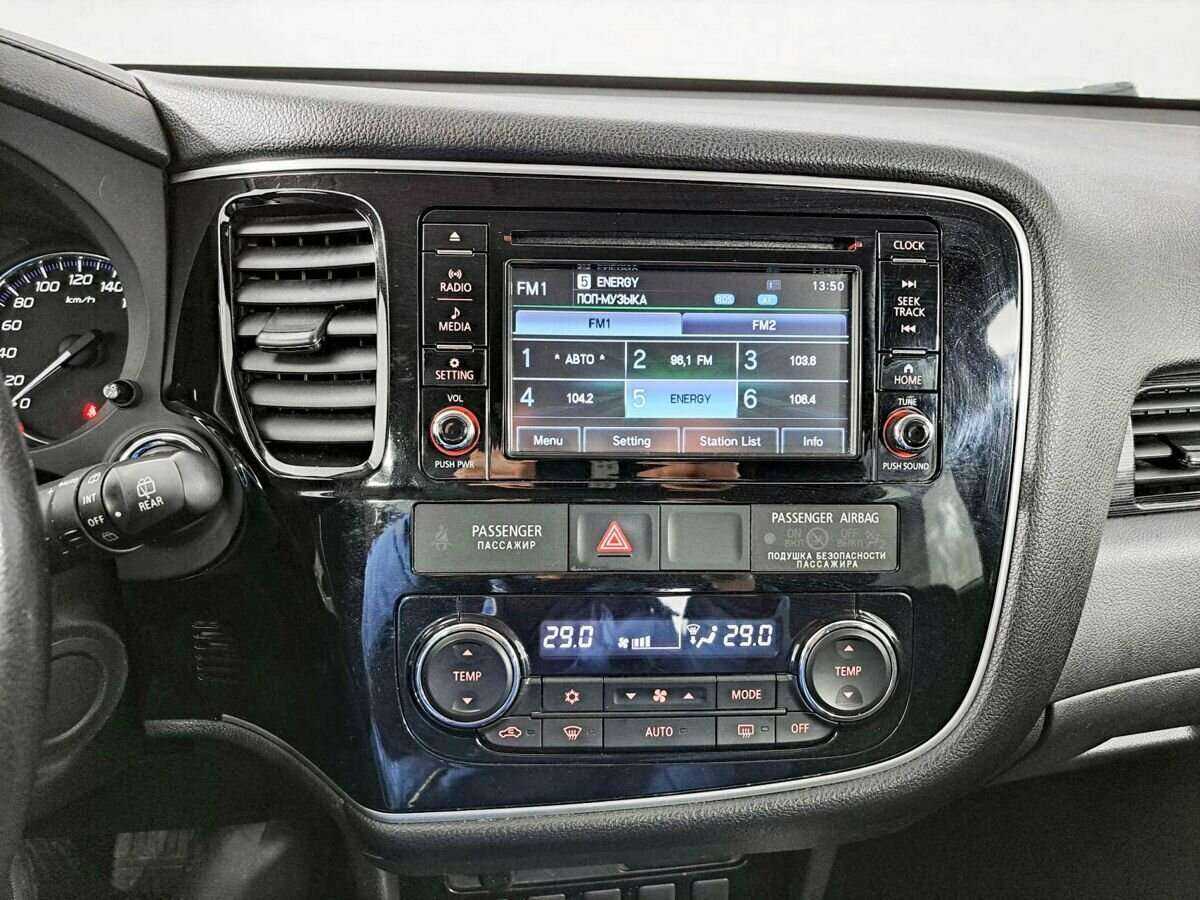 Mitsubishi Outlander с пробегом — 2017 год. Фото: #12