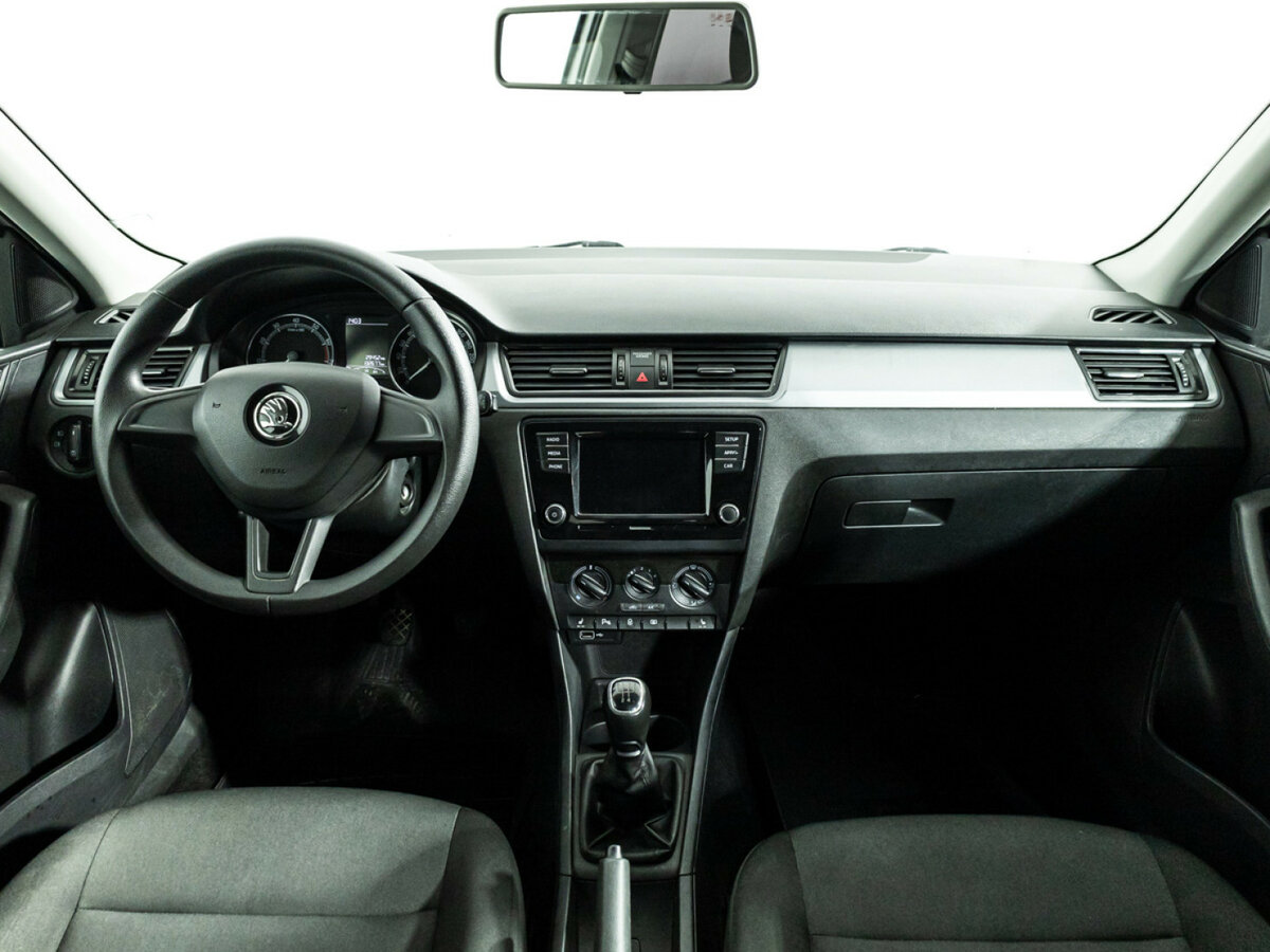 Skoda Rapid с пробегом — 2018 год. Фото: #12