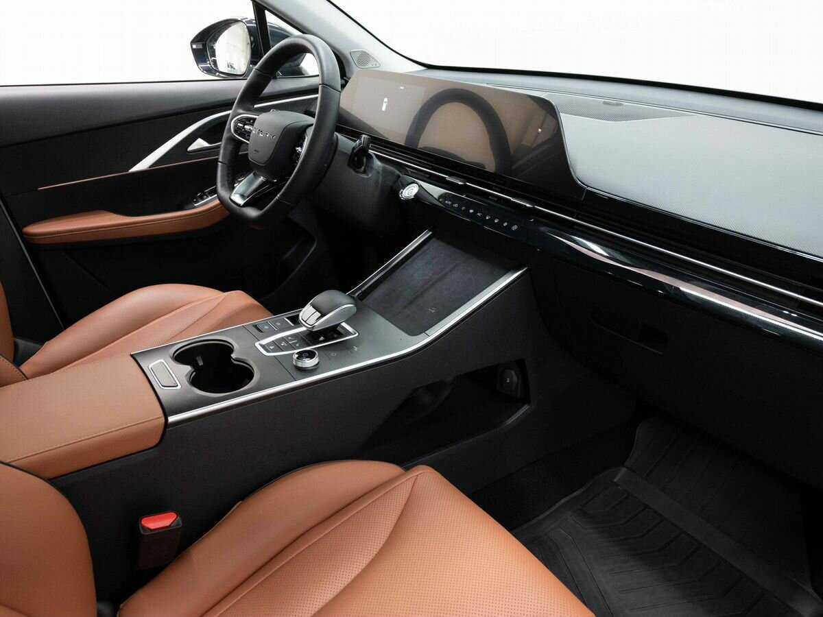 OMODA C5 с пробегом — 2022 год. Фото: #10