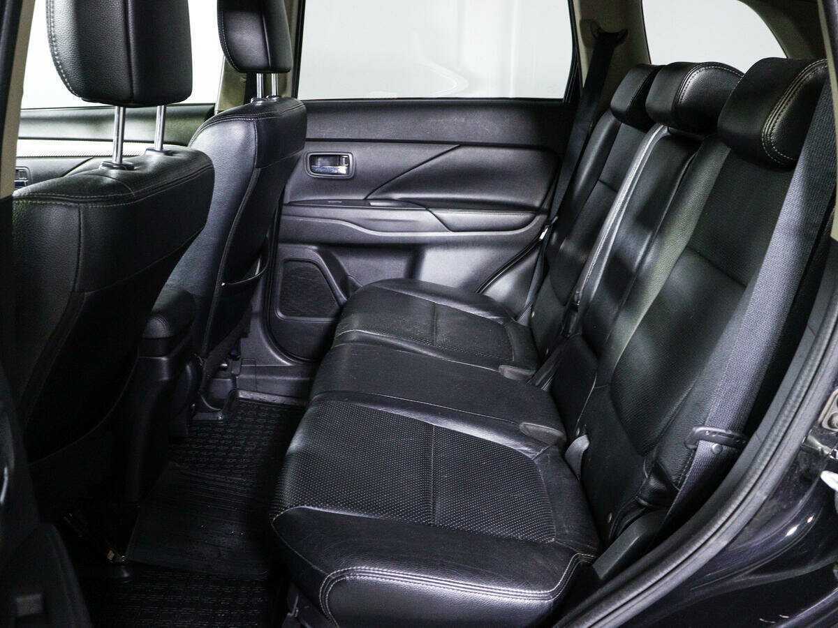 Mitsubishi Outlander с пробегом — 2012 год. Фото: #7