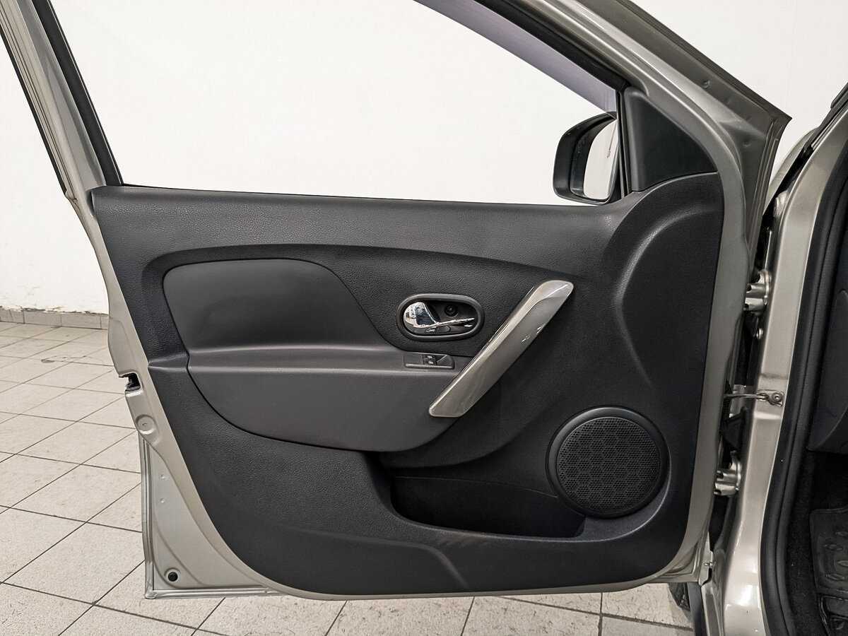 Renault Logan с пробегом — 2019 год. Фото: #18