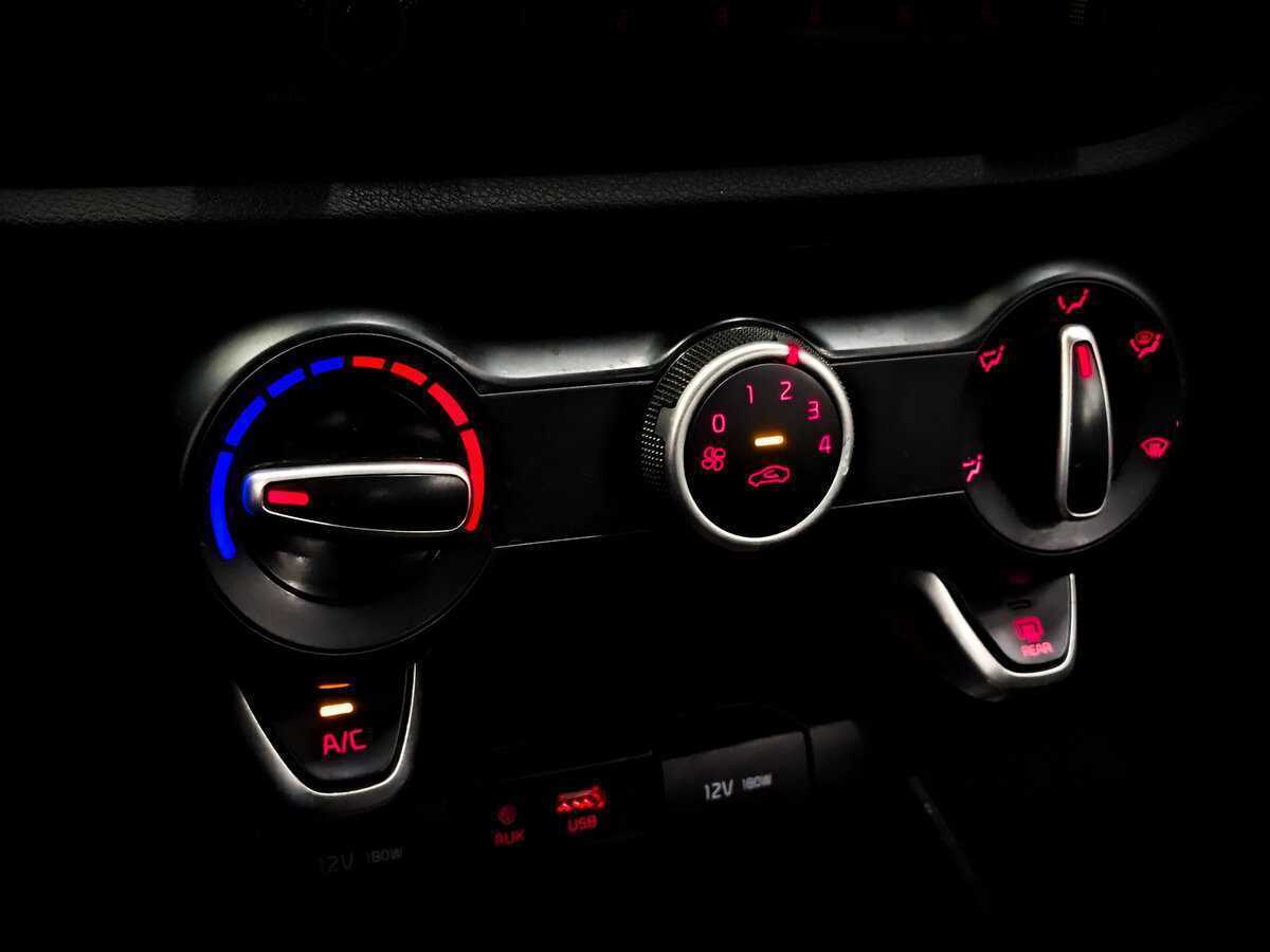 Kia Rio с пробегом — 2020 год. Фото: #21