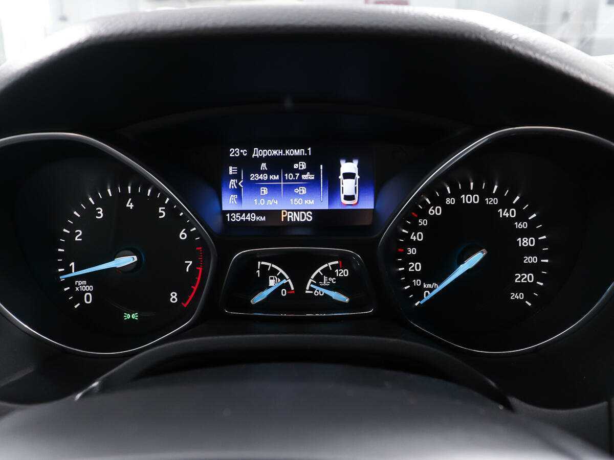 Ford Focus с пробегом — 2015 год. Фото: #15