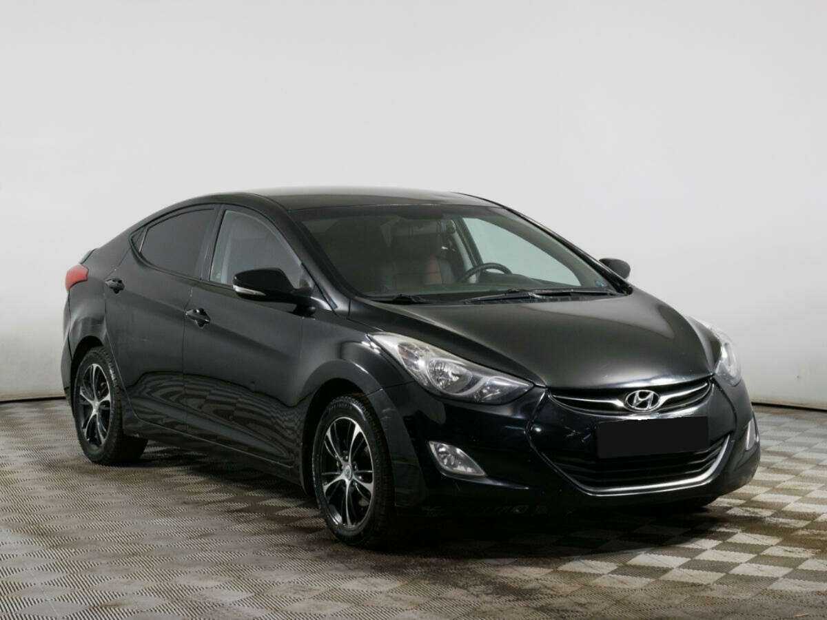 Hyundai Elantra с пробегом — 2012 год. Фото: #2