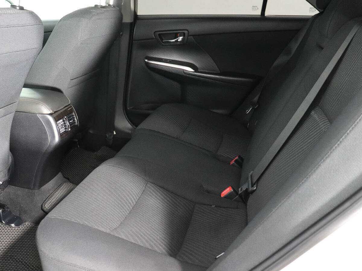 Toyota Camry с пробегом — 2015 год. Фото: #10