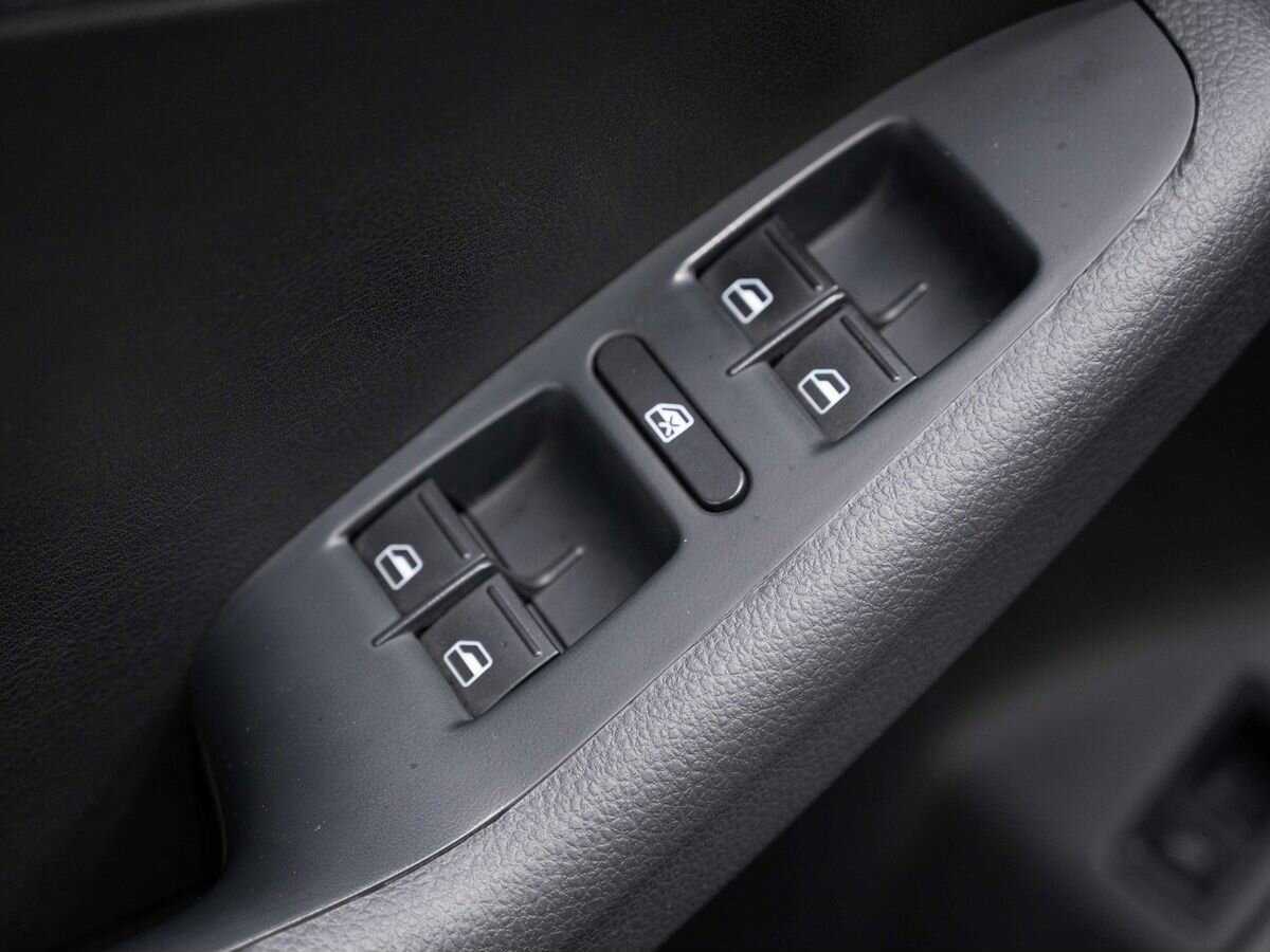 Volkswagen Jetta с пробегом — 2012 год. Фото: #17