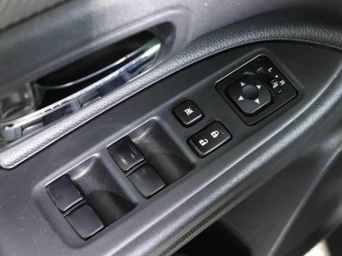 Mitsubishi Outlander с пробегом — 2013 год. Фото: #14