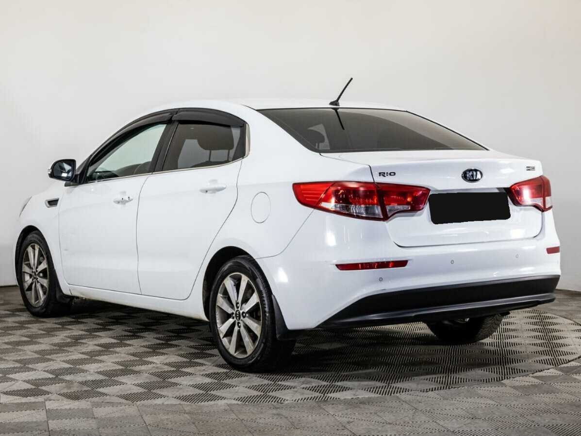 Kia Rio с пробегом — 2015 год. Фото: #6