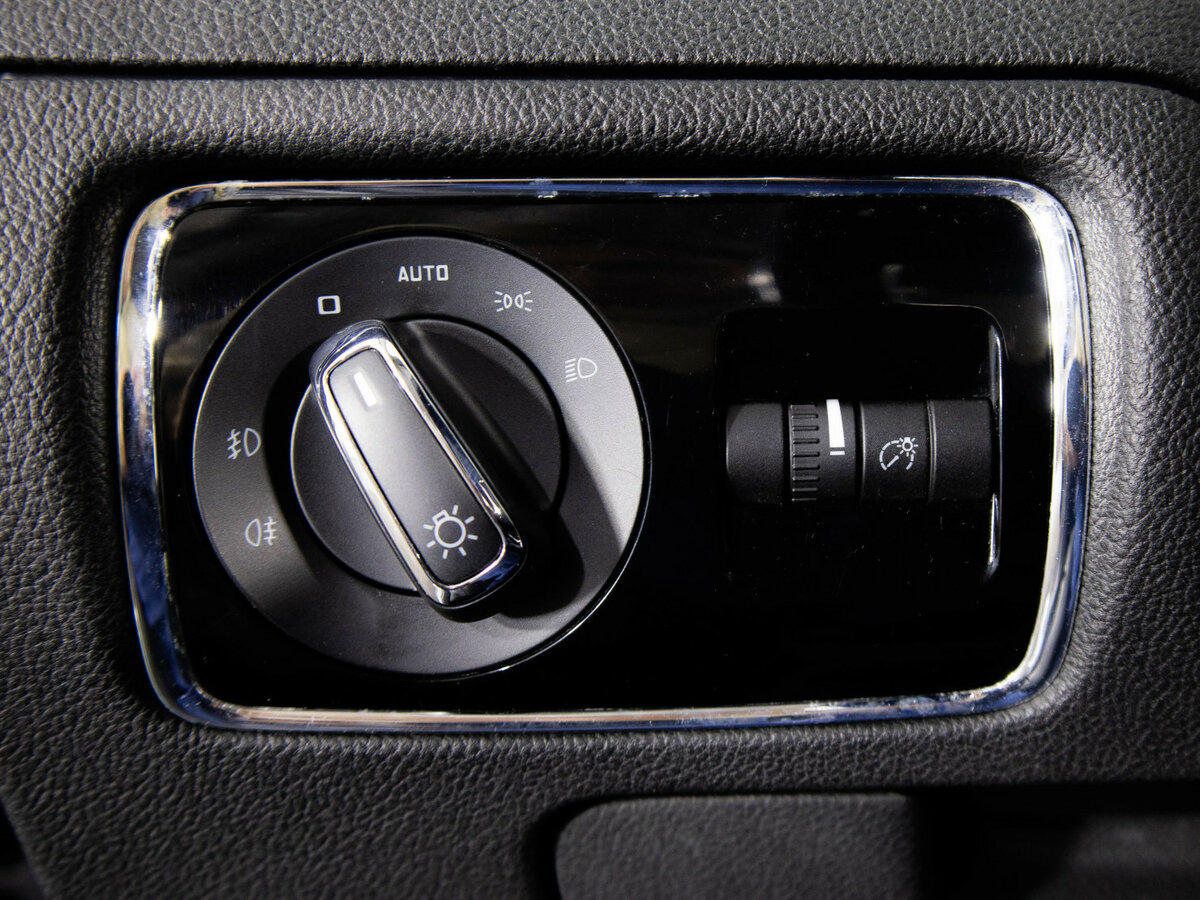 Skoda Superb с пробегом — 2014 год. Фото: #12