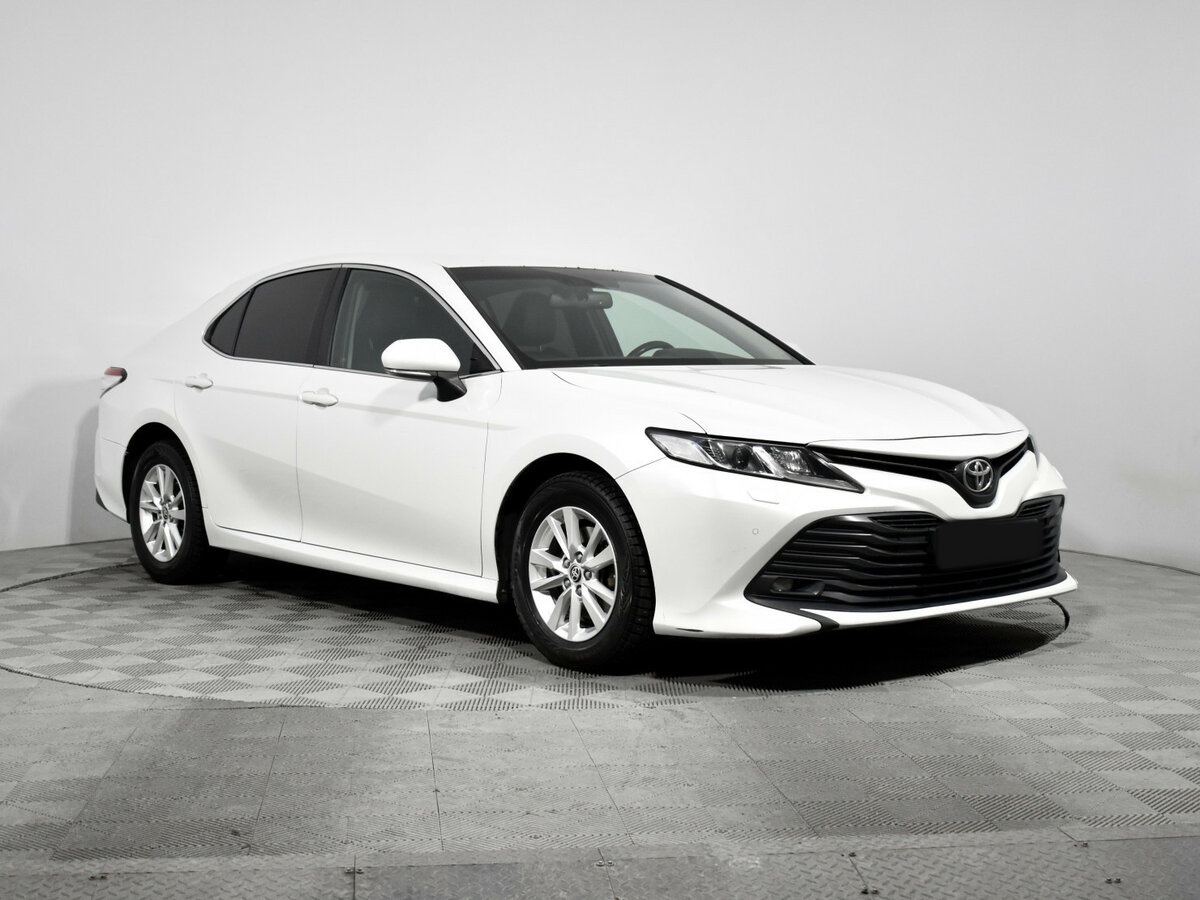 Toyota Camry с пробегом — 2020 год. Фото: #2