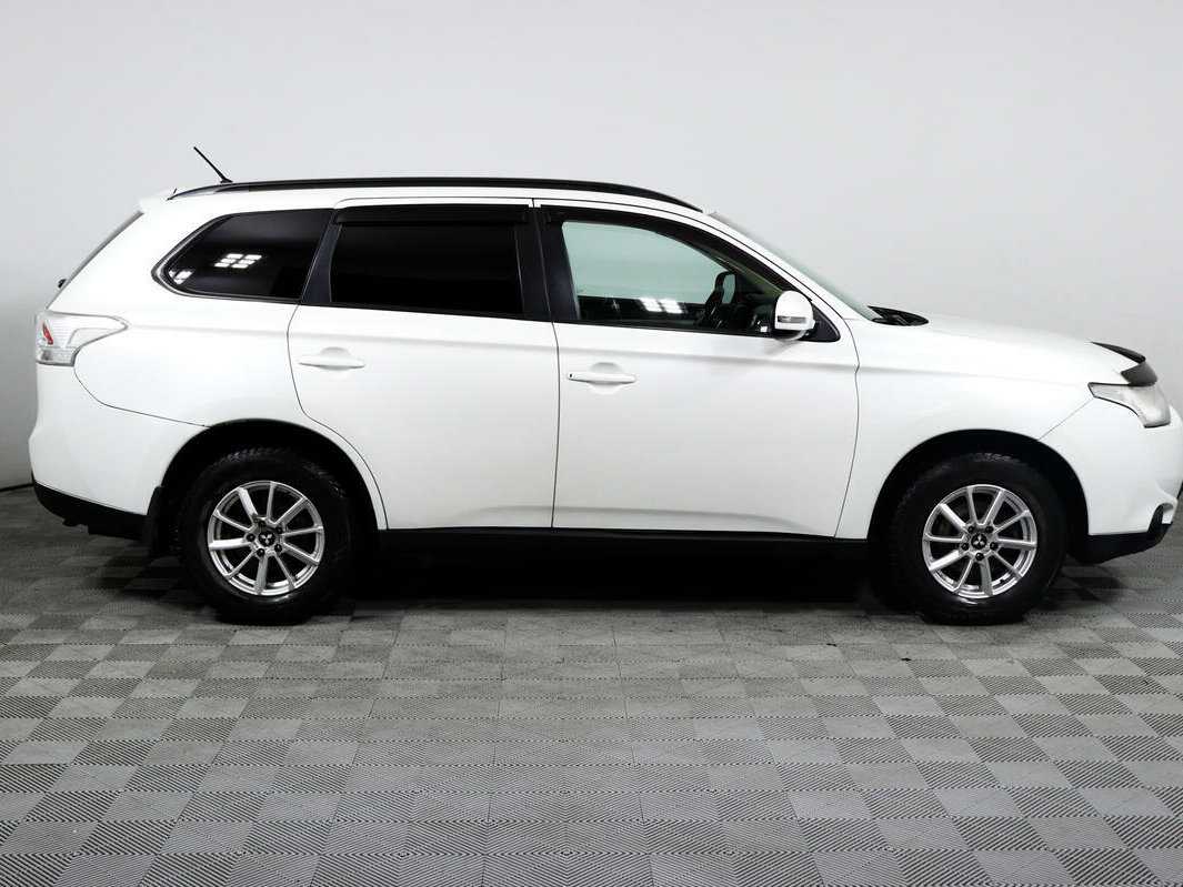 Mitsubishi Outlander с пробегом — 2013 год. Фото: #3