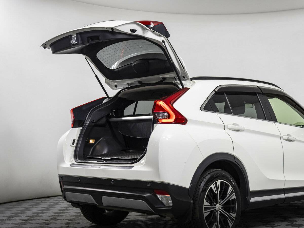 Mitsubishi Eclipse Cross с пробегом — 2018 год. Фото: #16