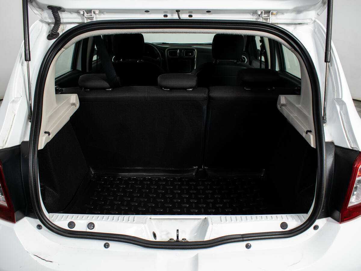 Renault Sandero с пробегом — 2014 год. Фото: #13
