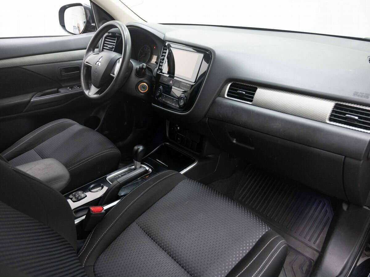 Mitsubishi Outlander с пробегом — 2018 год. Фото: #10