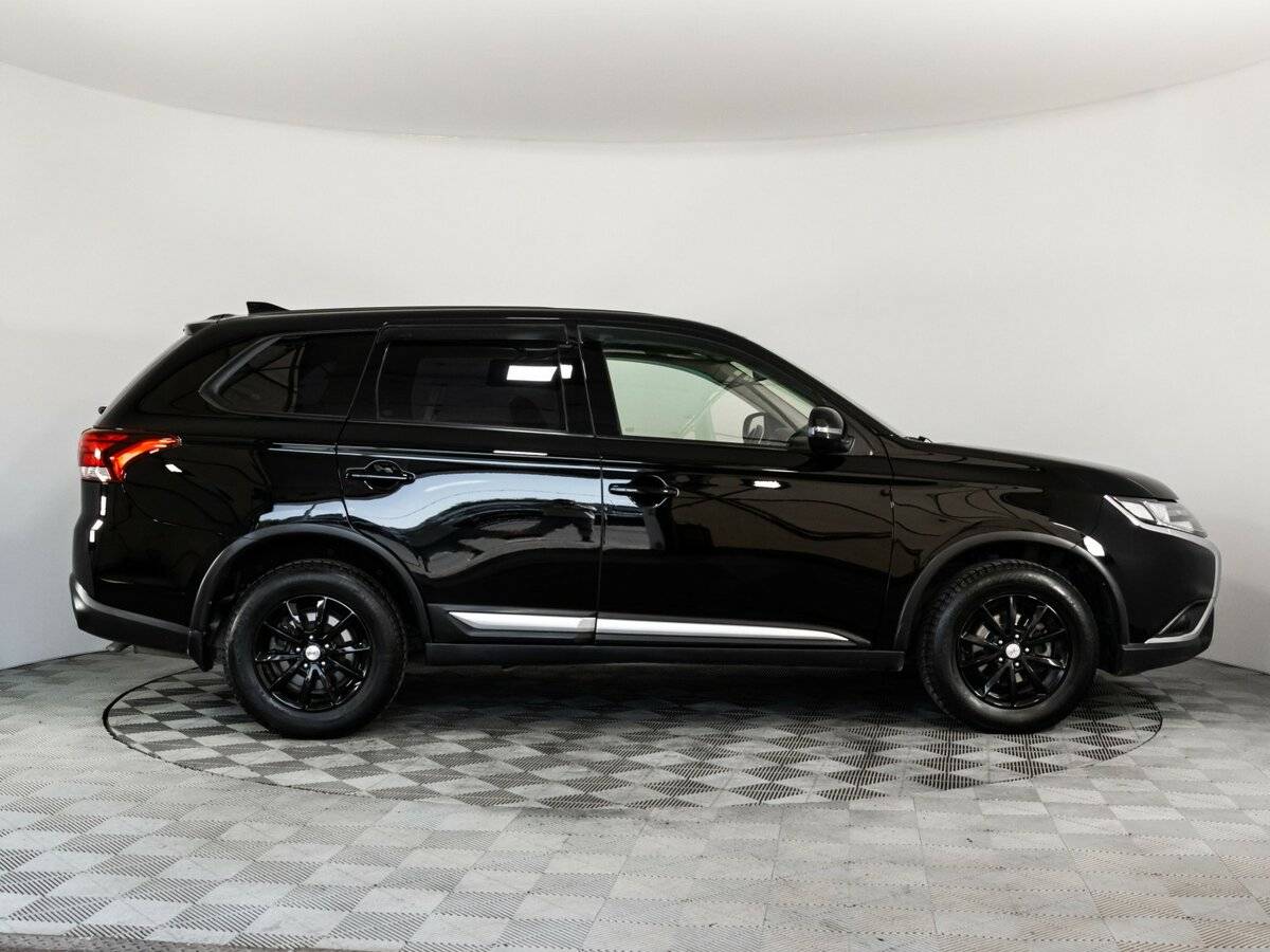Mitsubishi Outlander с пробегом — 2020 год. Фото: #3
