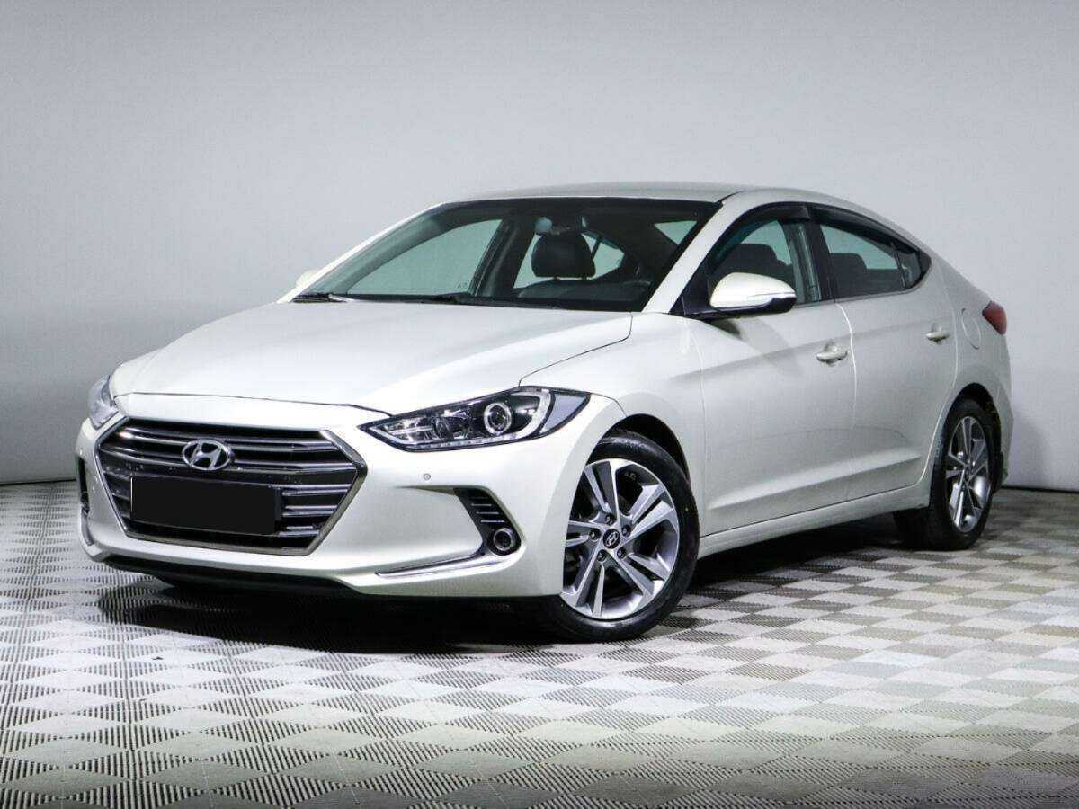 Hyundai Elantra с пробегом — 2018 год. Посмотреть фото