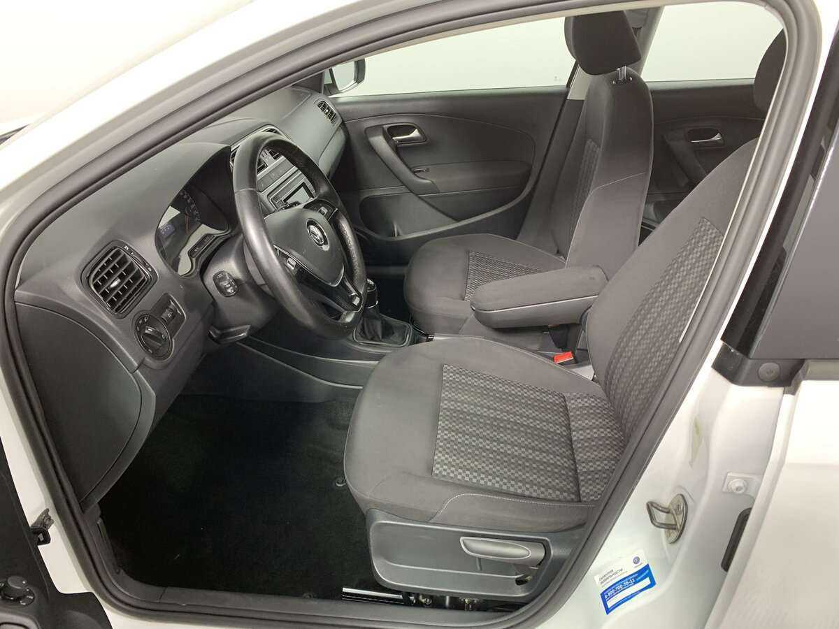 Volkswagen Polo с пробегом — 2019 год. Фото: #11