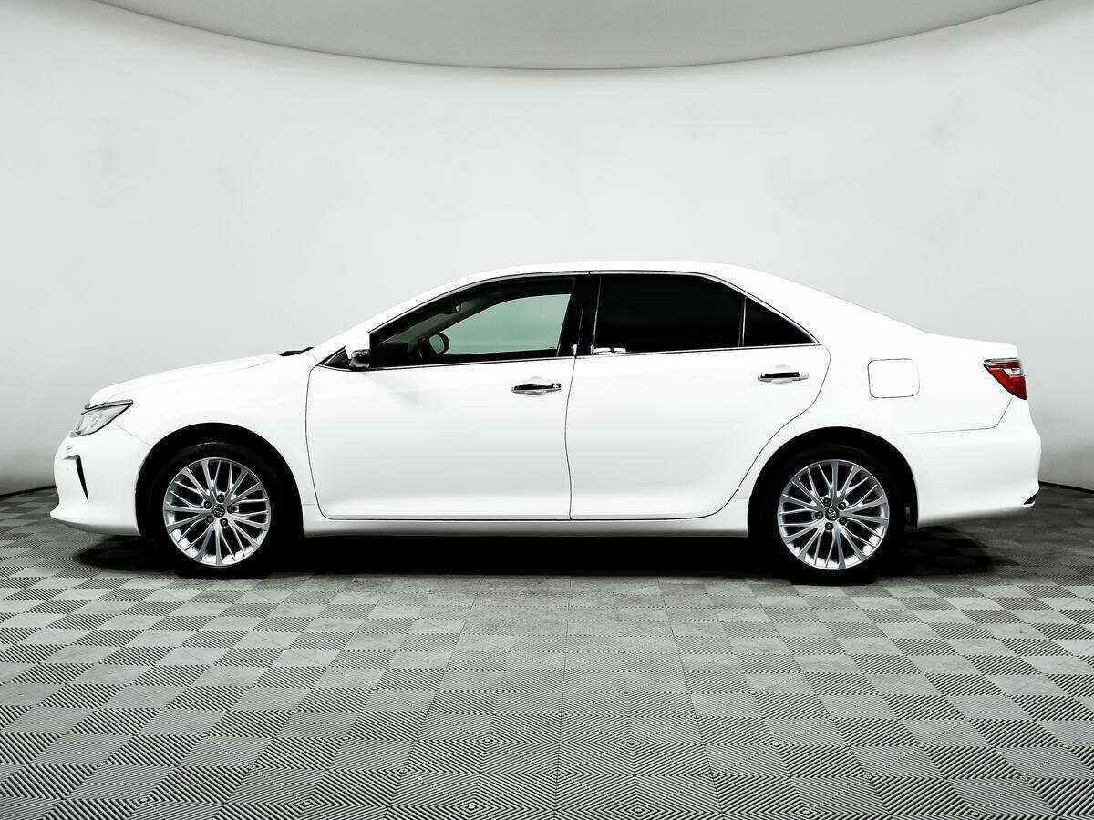Toyota Camry с пробегом — 2015 год. Фото: #7