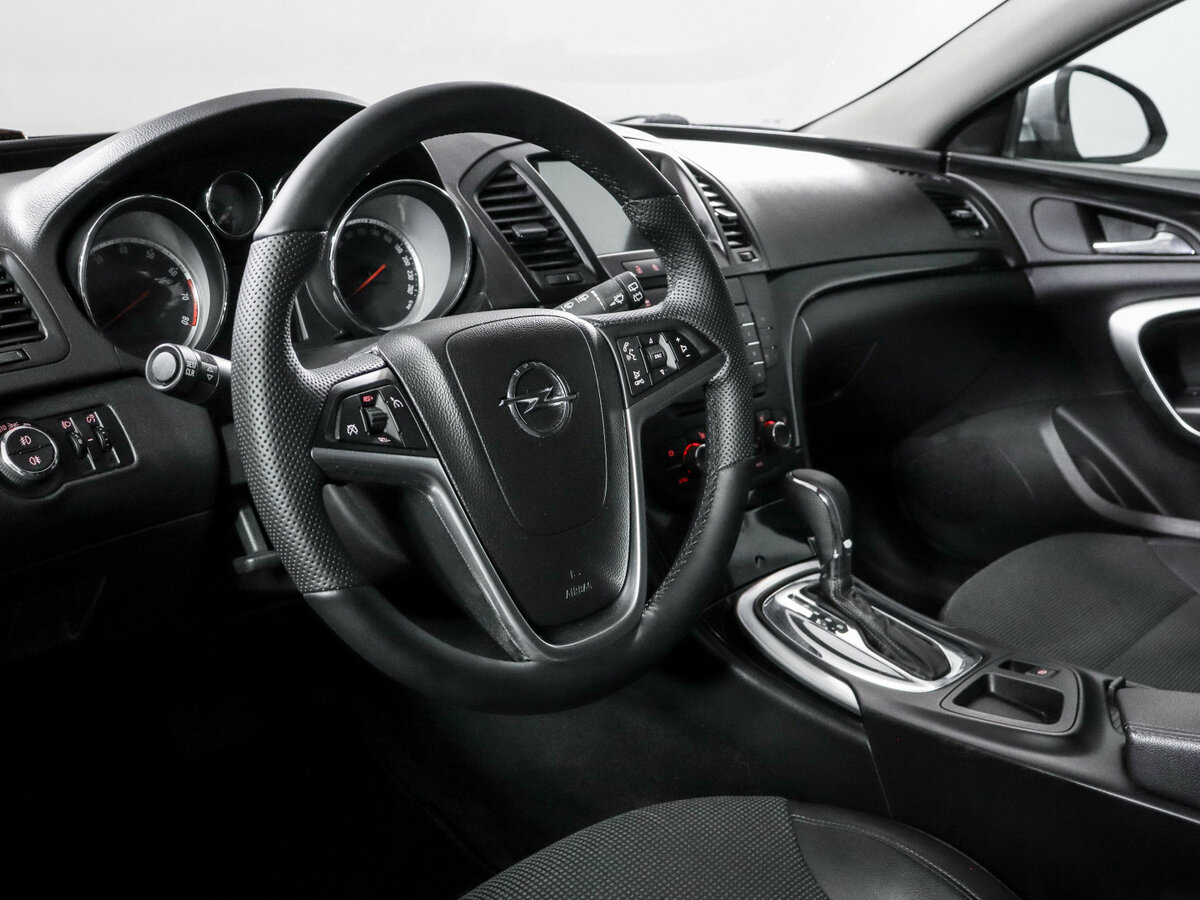 Opel Insignia с пробегом — 2013 год. Фото: #13