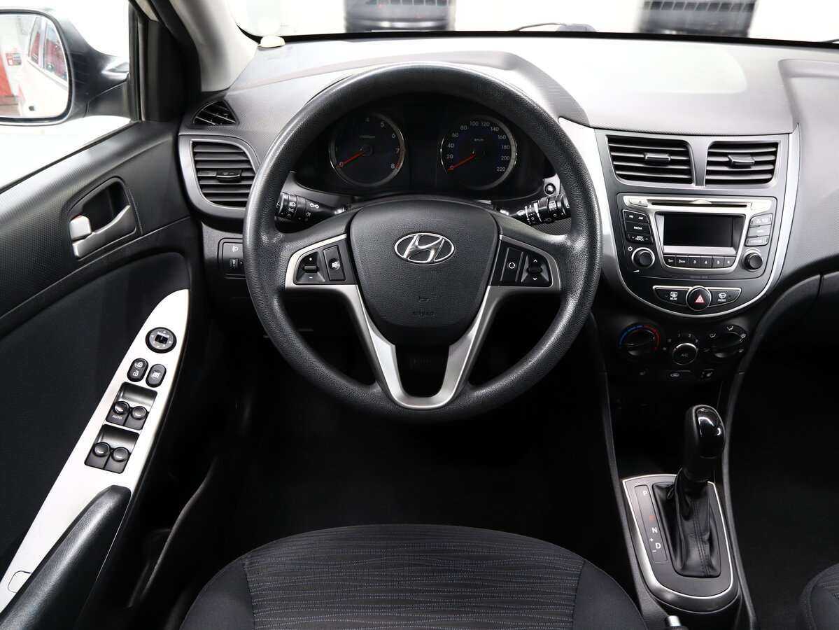 Hyundai Solaris с пробегом — 2015 год. Фото: #12