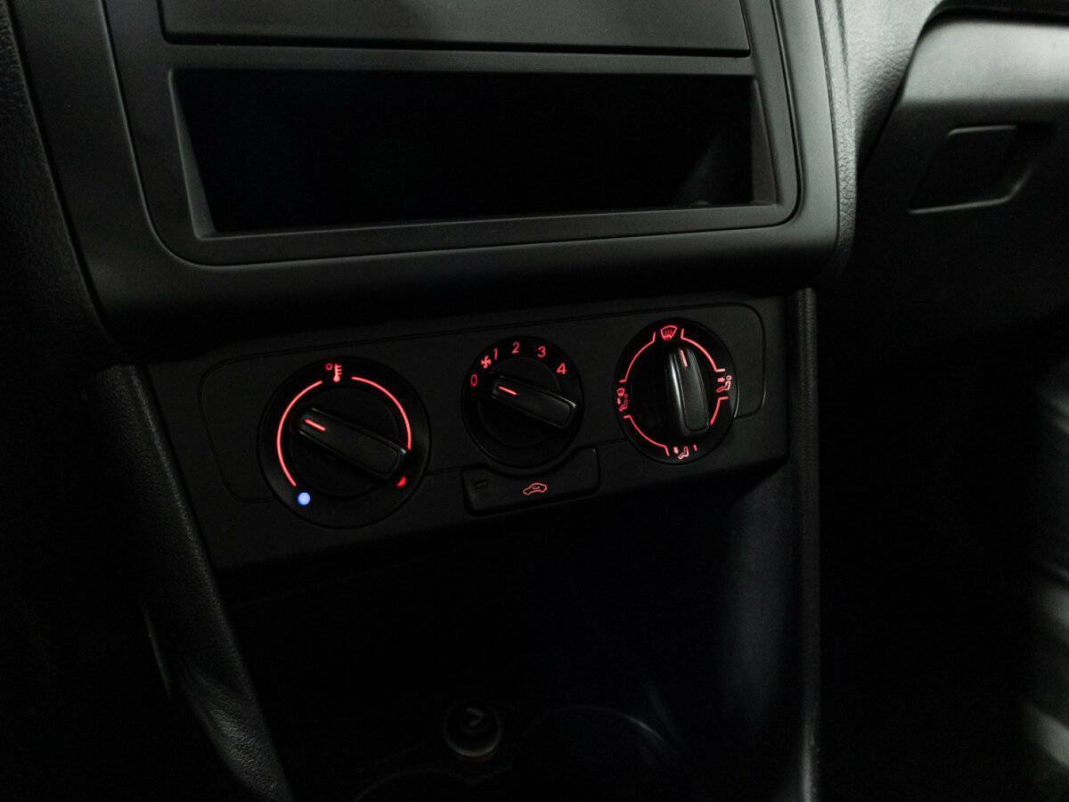 Volkswagen Polo с пробегом — 2016 год. Фото: #14