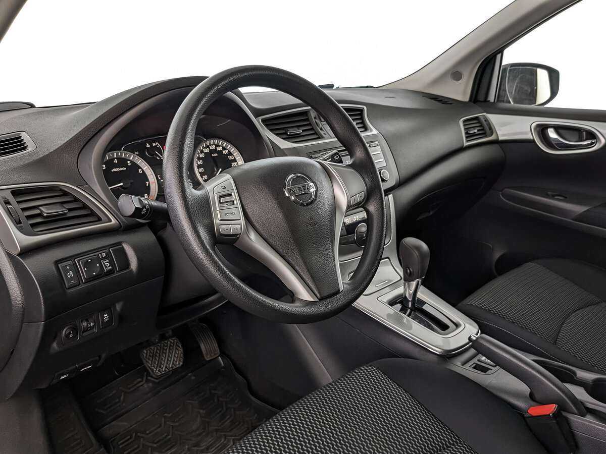 Nissan Tiida с пробегом — 2015 год. Фото: #10