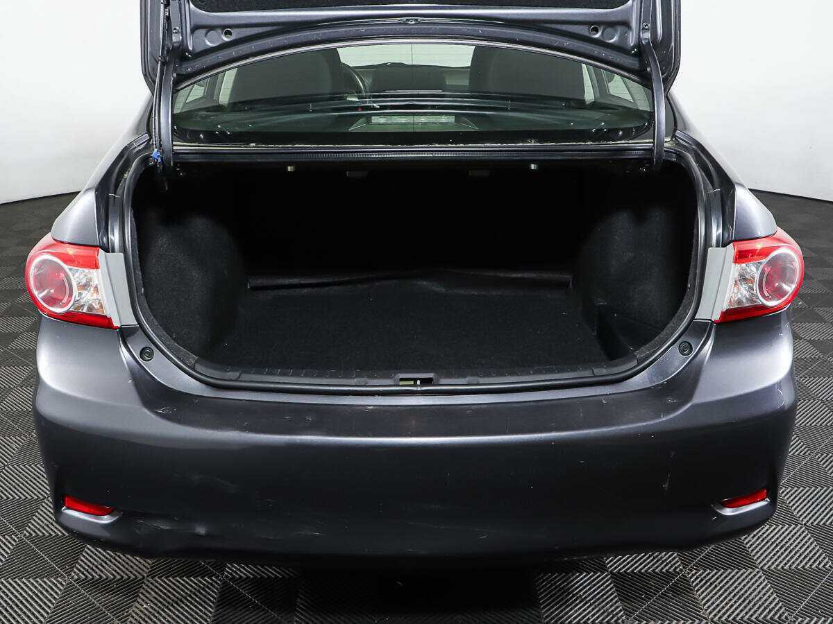 Toyota Corolla с пробегом — 2012 год. Фото: #9